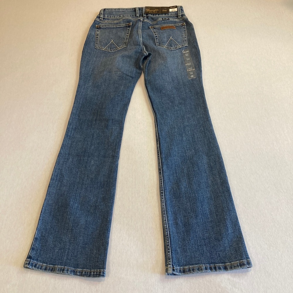 NEW Wrangler Retro Jeans Women 3x32 (Fit 29x31) Mae Mid Rise Boot Cut Denim NWT - Picture 2 of 16
